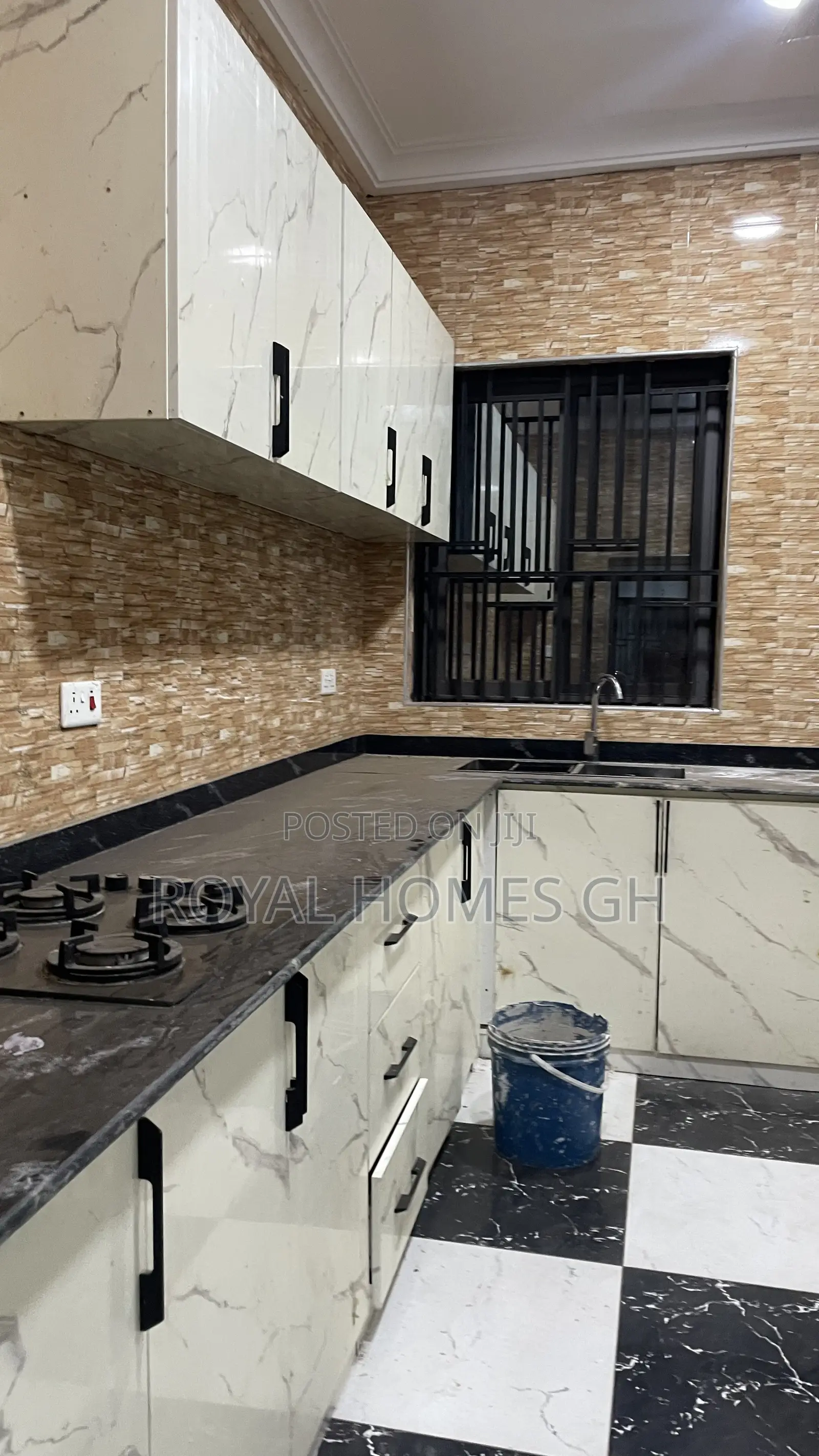 2bdrm Apartment in Lakeside for rent in Lake Side Estate