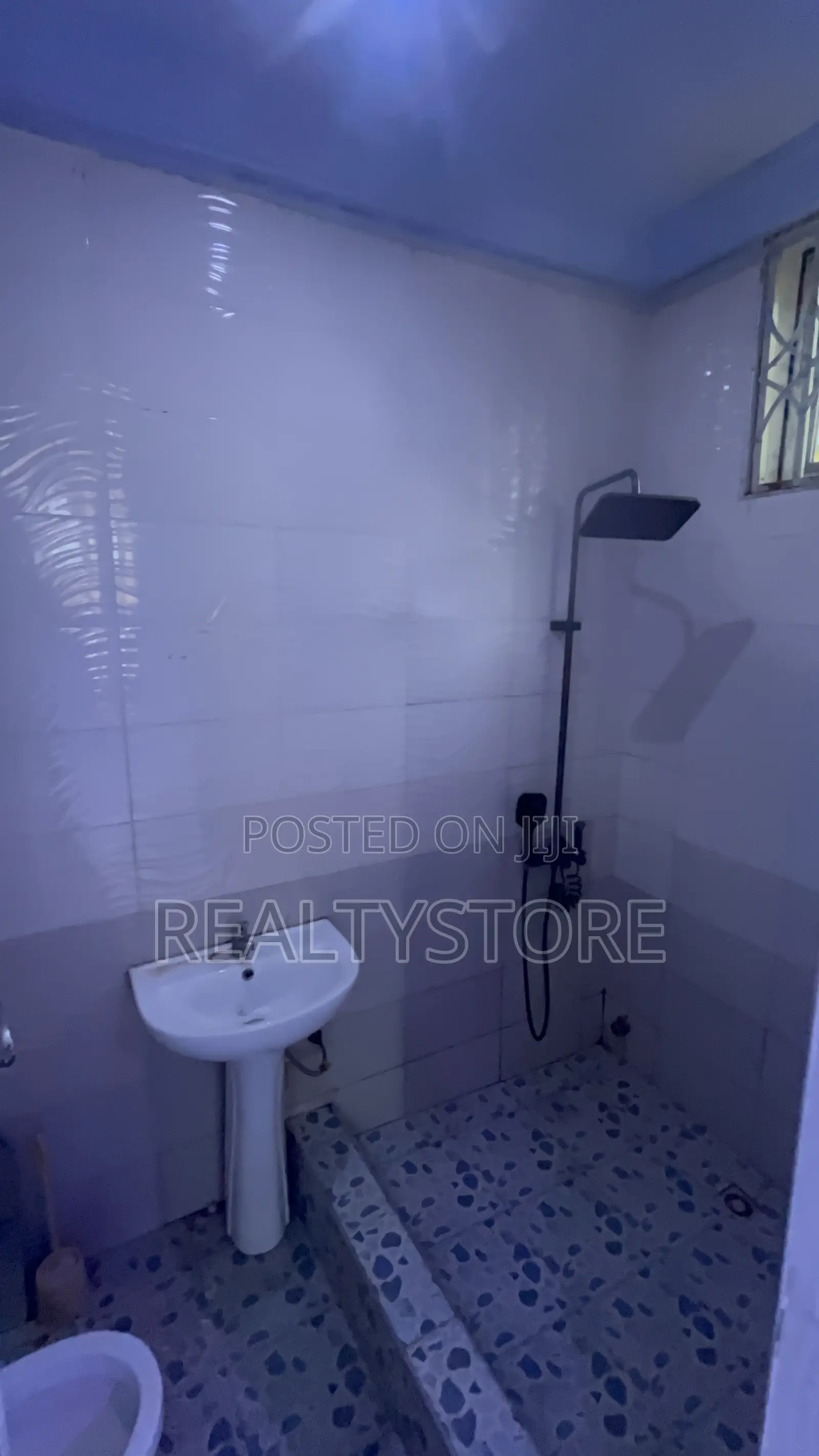 3bdrm House in Kwabenya Abuom Hills, Accra Metropolitan for rent in Accra Metropolitan