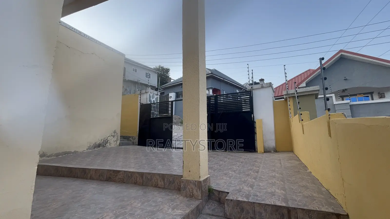 3bdrm House in Kwabenya Abuom Hills, Accra Metropolitan for rent in Accra Metropolitan