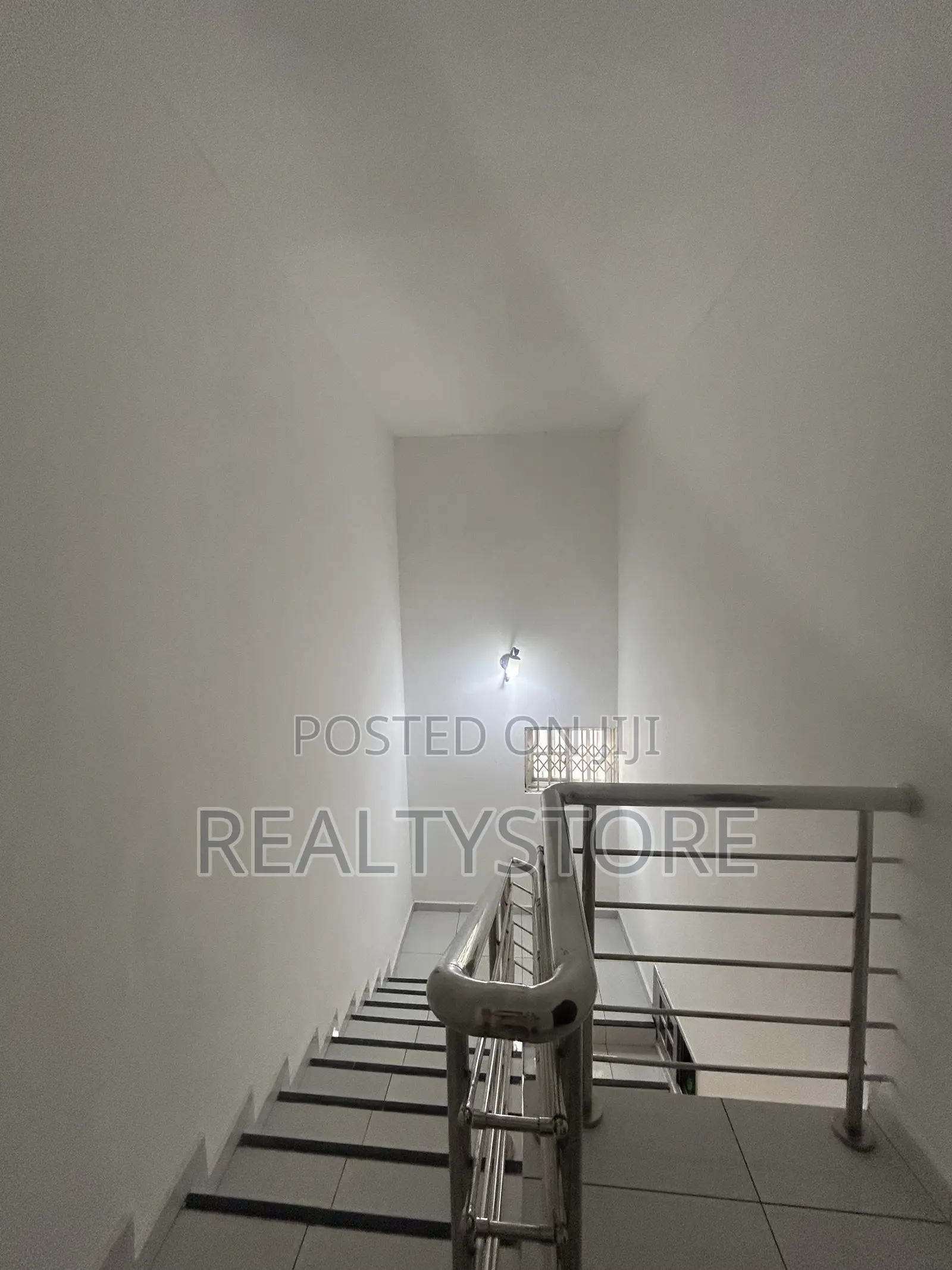 4bdrm Duplex in Franko Estate, Accra Metropolitan for rent in Accra Metropolitan