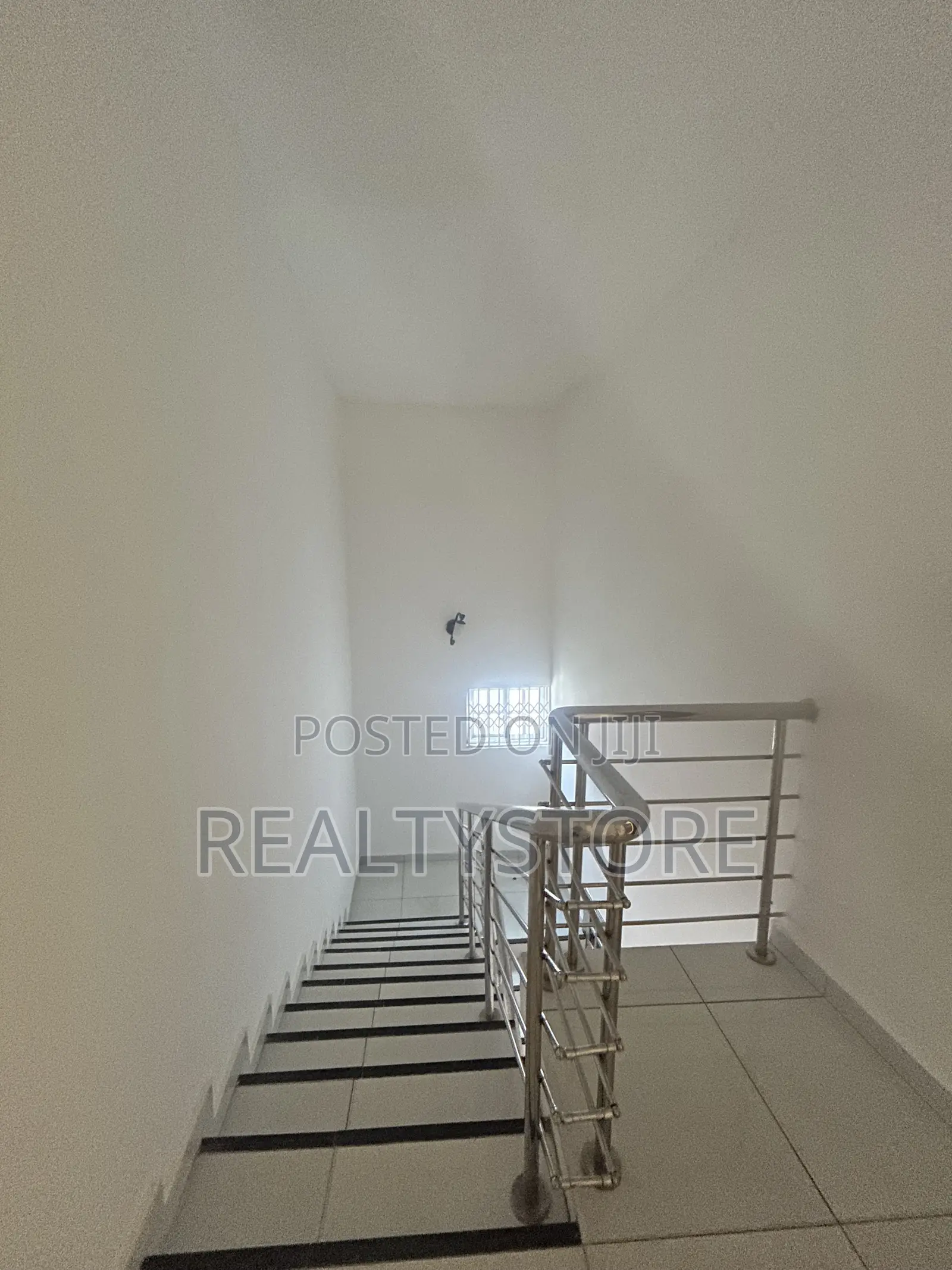 4bdrm Duplex in Franko Estate, Accra Metropolitan for rent in Accra Metropolitan