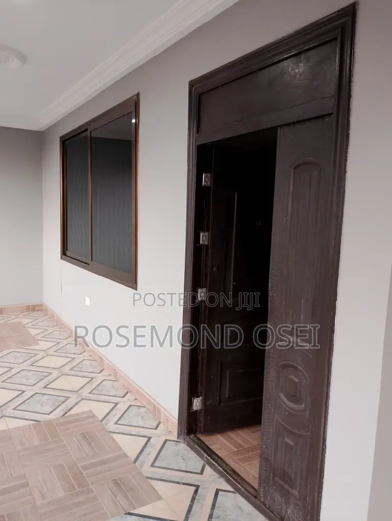 3bdrm Apartment in Madina, Zongo Junction for rent in Zongo Junction