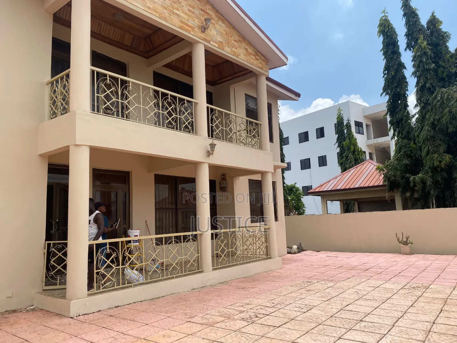 8bdrm House in Ankonam Oyarifa, Owusu Ansah for sale in Owusu Ansah