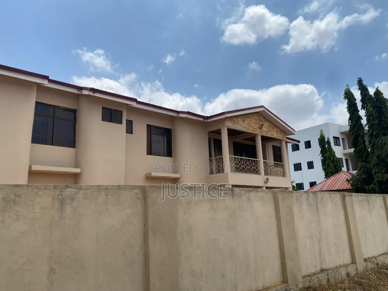 8bdrm House in Ankonam Oyarifa, Owusu Ansah for sale in Owusu Ansah