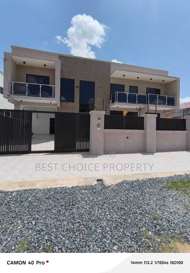 4bdrm House in Adenta, Container, A&C Mall Area for sale in A&C Mall Area