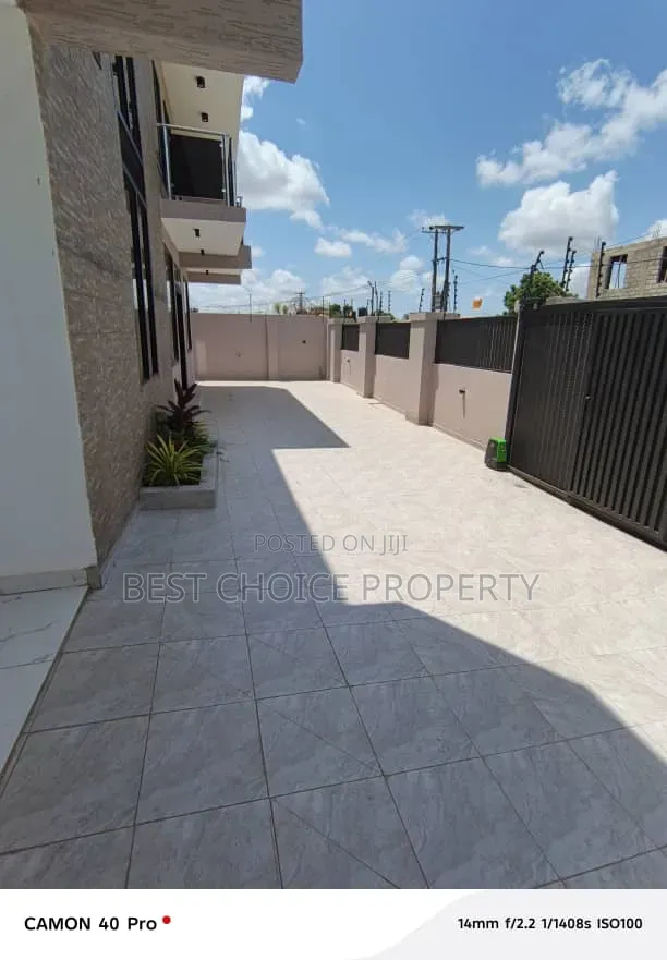 4bdrm House in Adenta, Container, A&C Mall Area for sale in A&C Mall Area