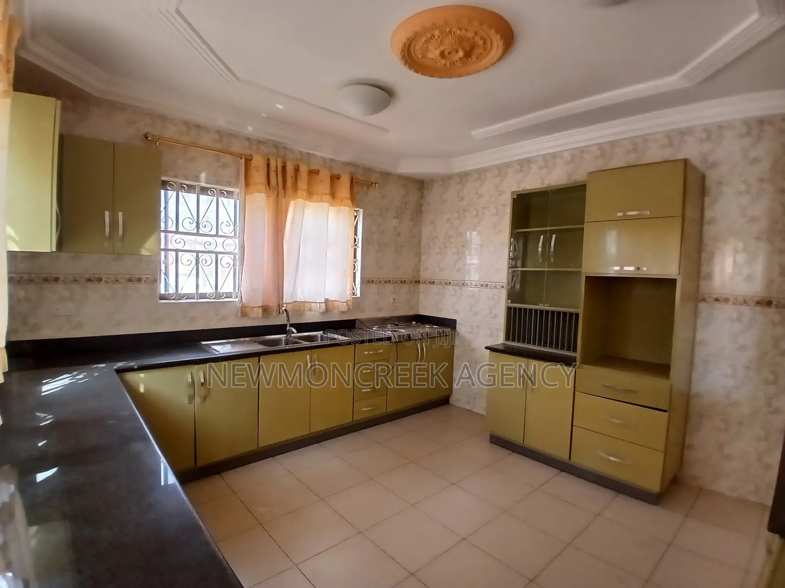4bdrm Bungalow in Oyibi Sasabi, Sasaabi for sale in Sasaabi