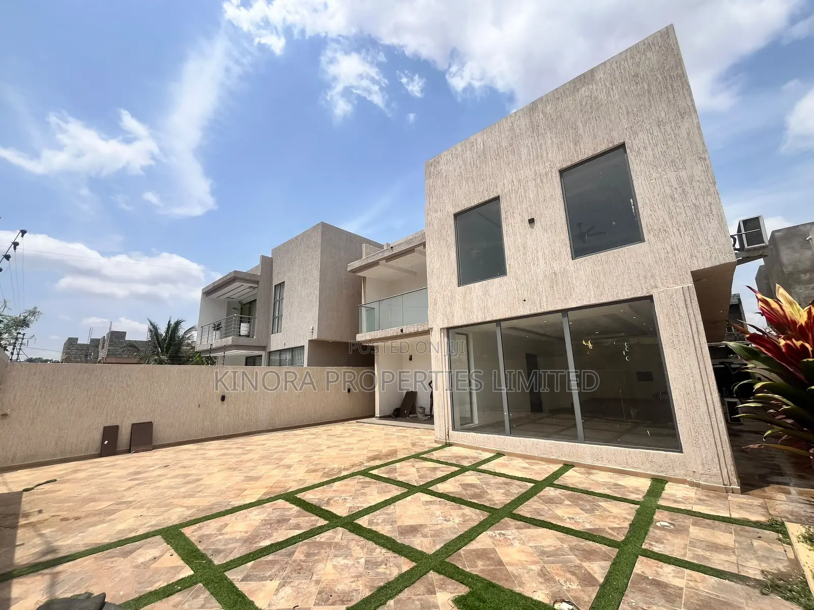 4bdrm Duplex in Ogbojo, East Legon for sale in East Legon