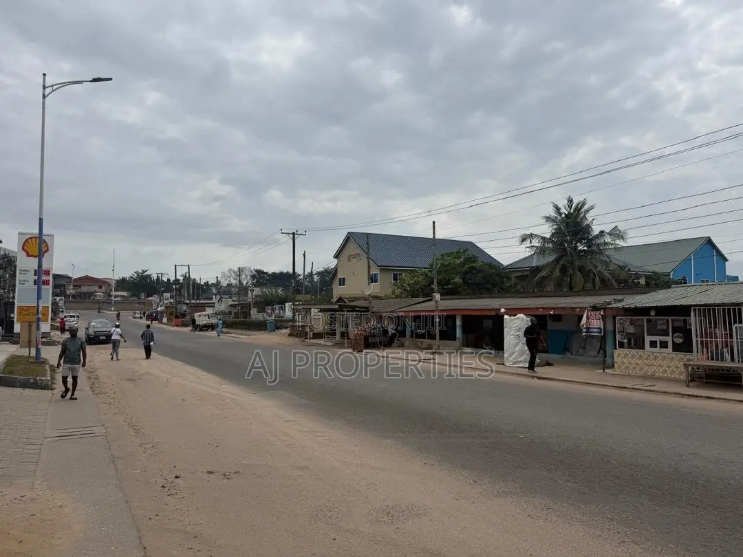 Commercial Roadside Land for Sale at Taifa Junction in Taifa-Burkina