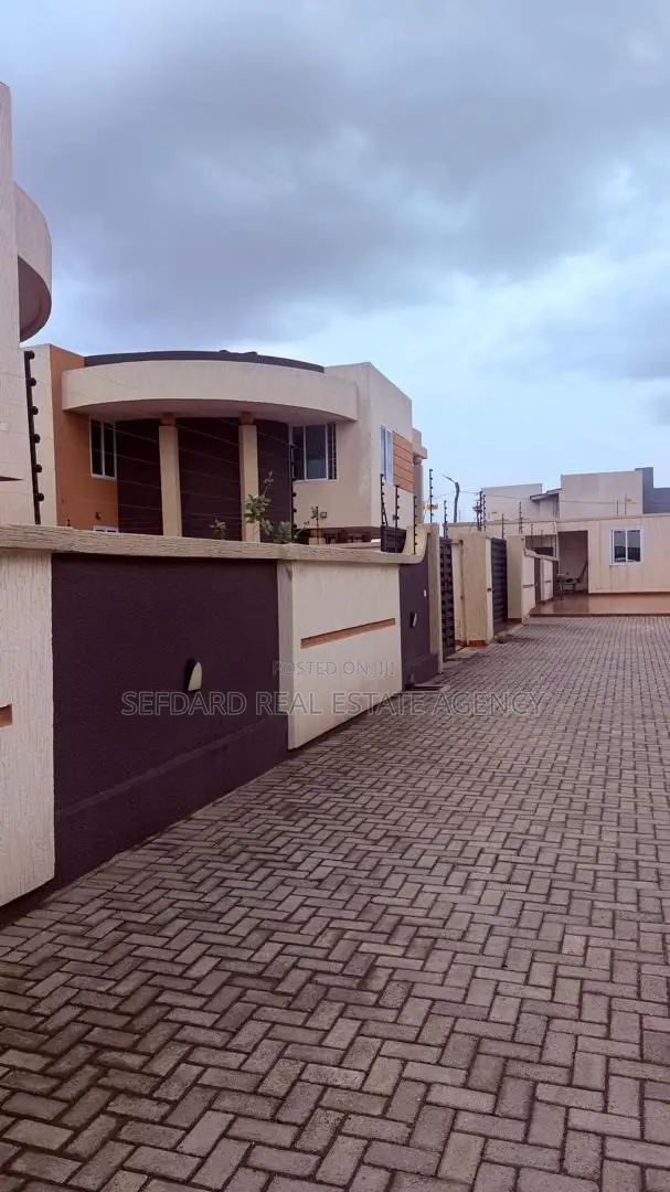 4bdrm House in Sefdard Properties, Pokuase for rent in Pokuase