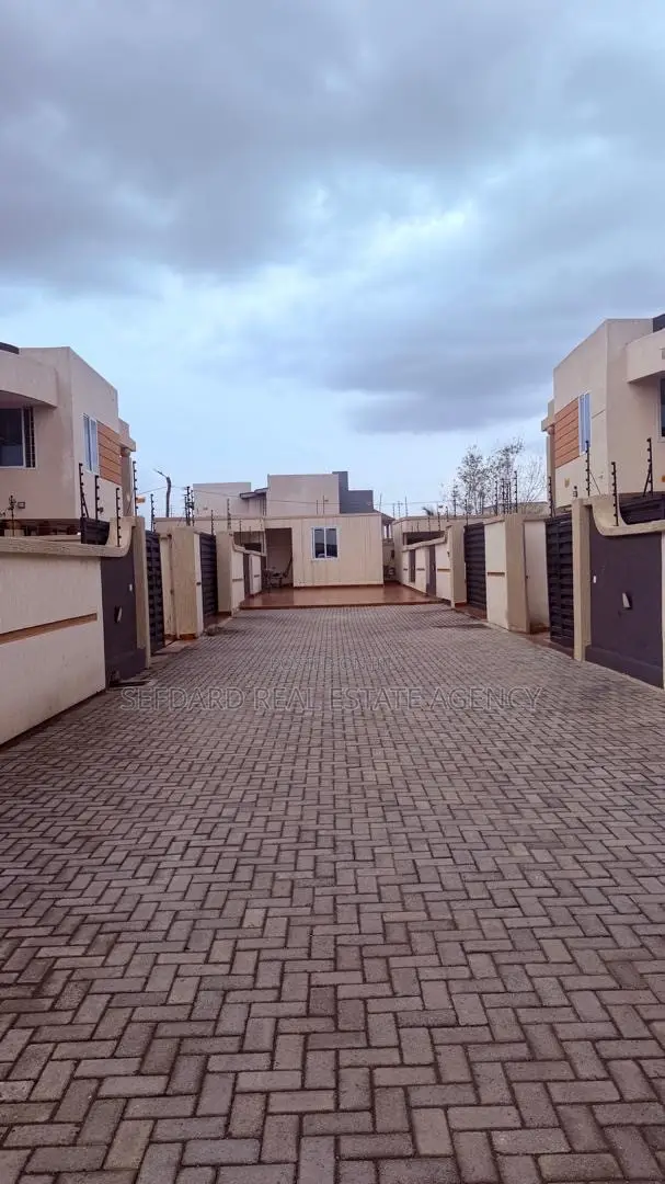4bdrm House in Sefdard Properties, Pokuase for rent in Pokuase