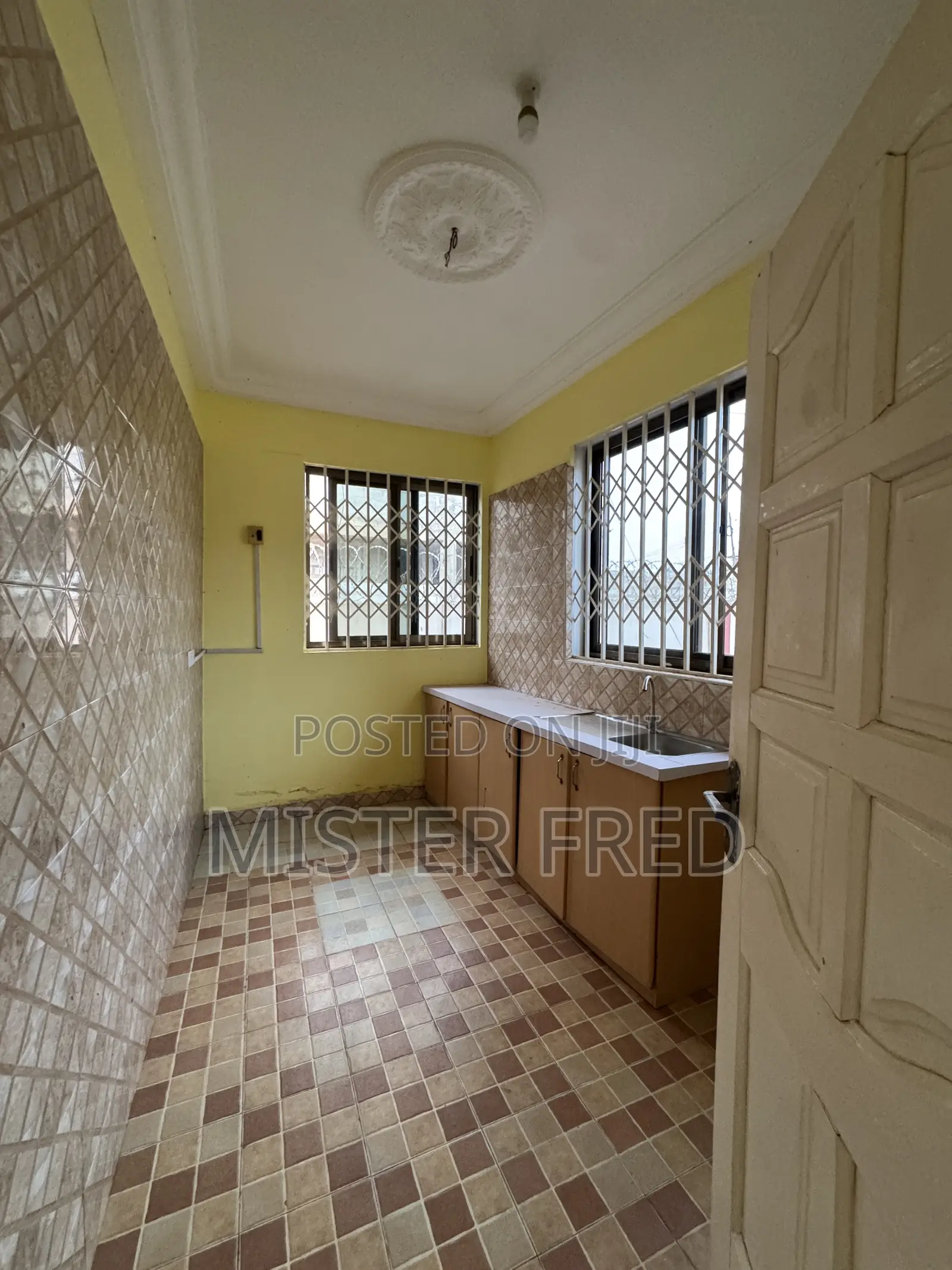 2bdrm House in Redtop, Weija for rent in Weija