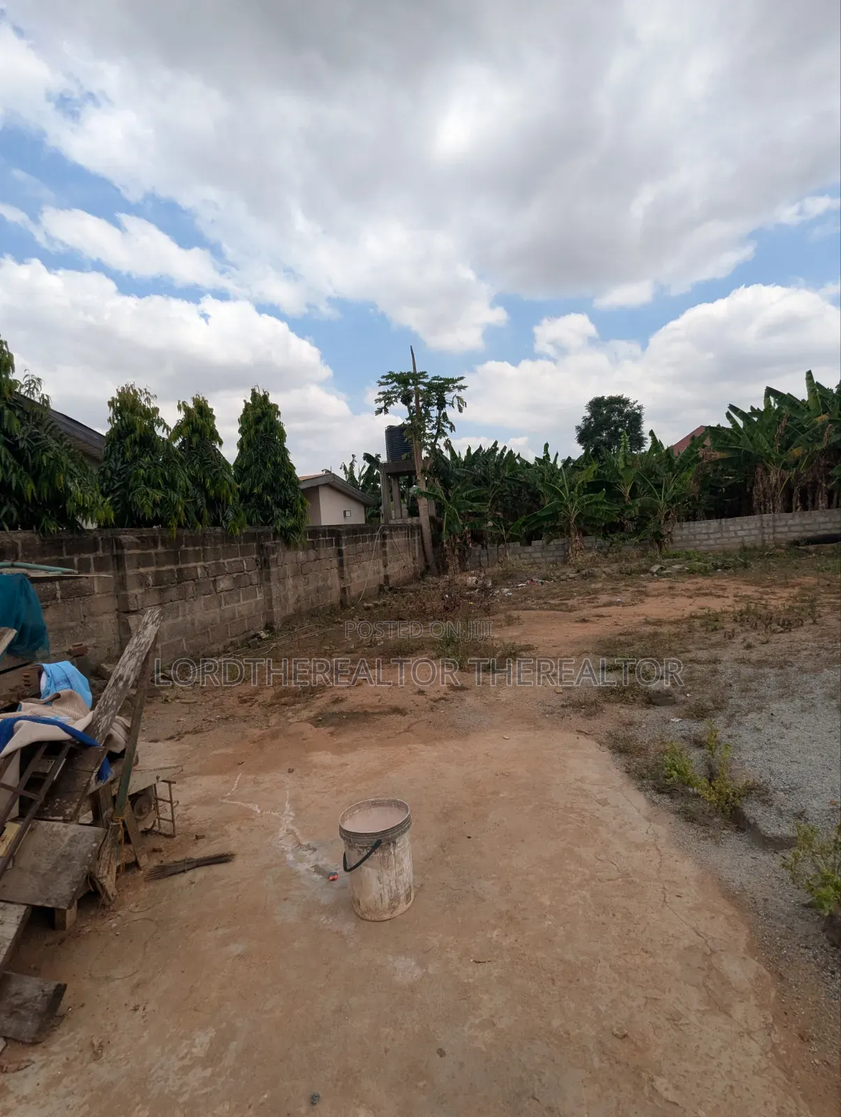 One Plot for Sale in Ofankor