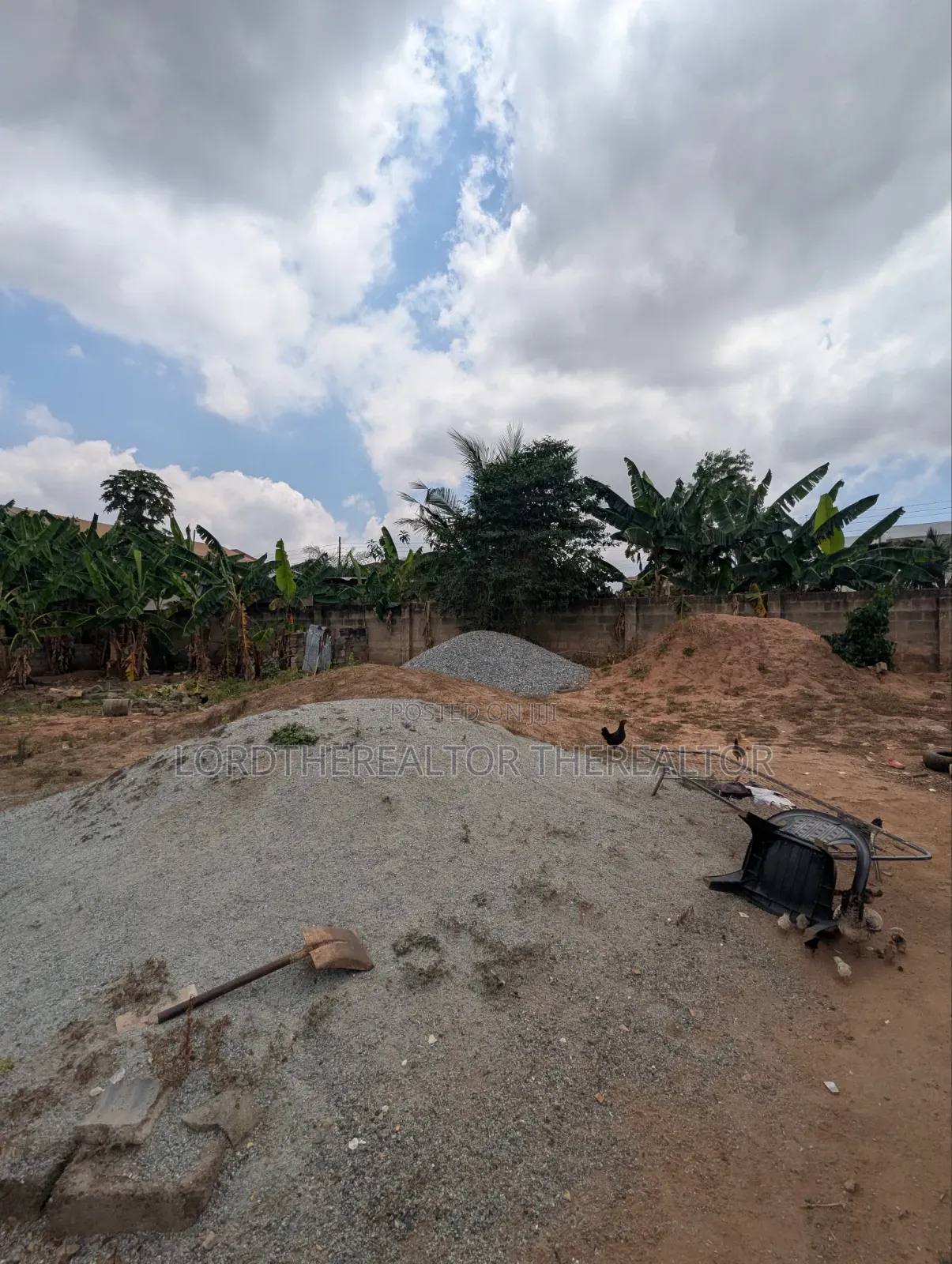 One Plot for Sale in Ofankor