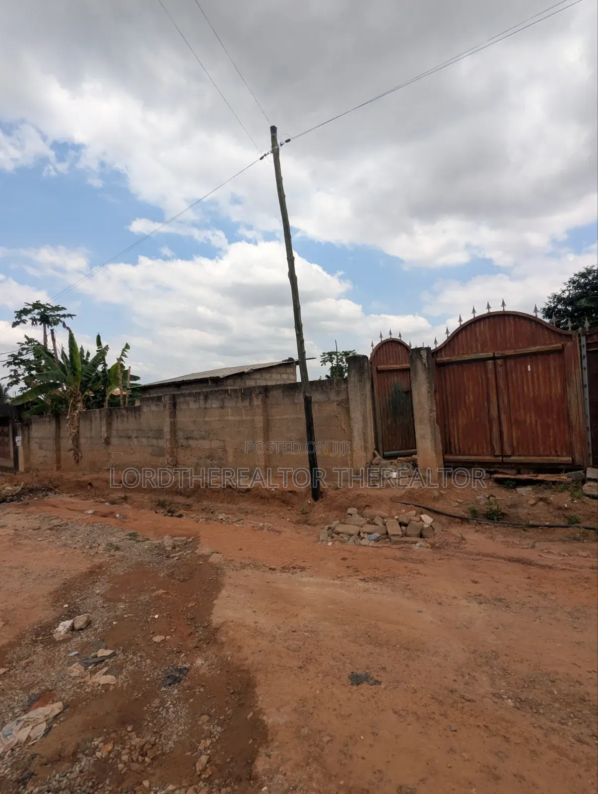 One Plot for Sale in Ofankor