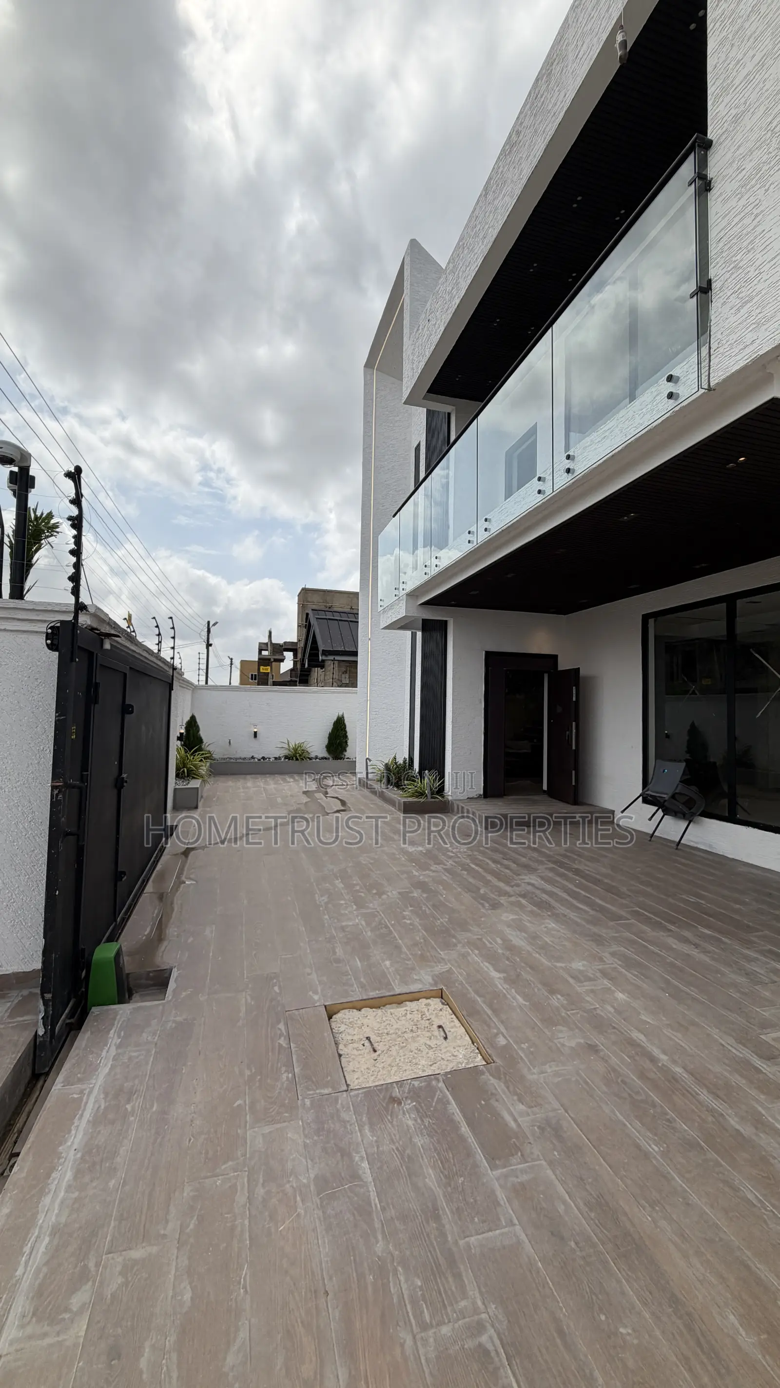 4bdrm Duplex in Ablekuma Ga Odumase for sale in Ablekuma