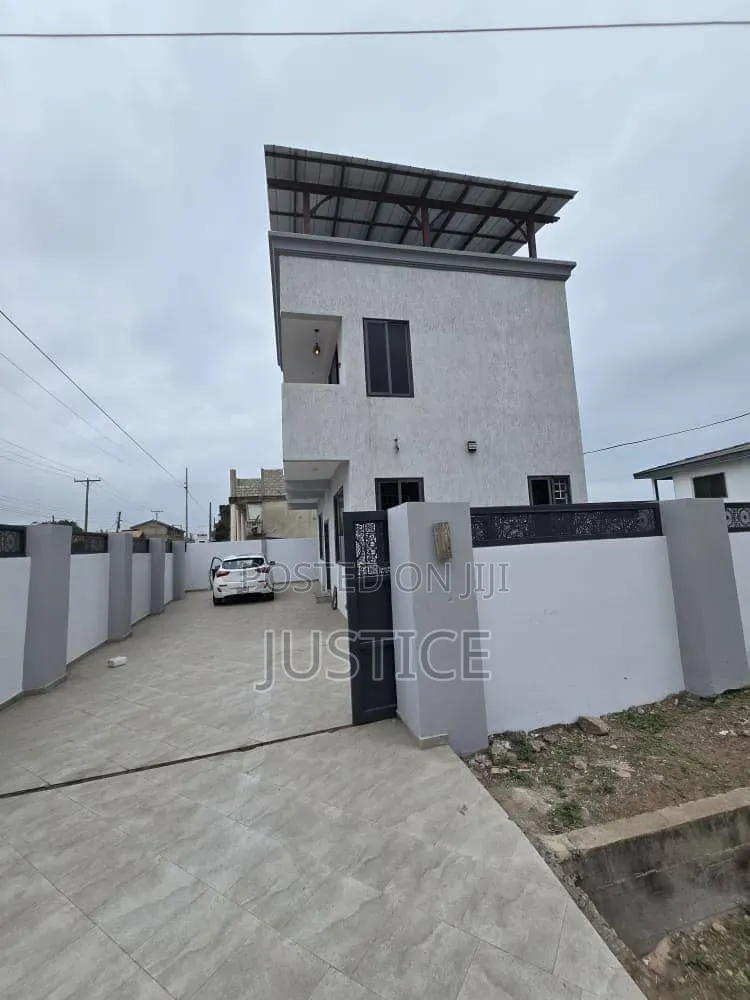 3bdrm Duplex in Labone for rent in Labone Junction