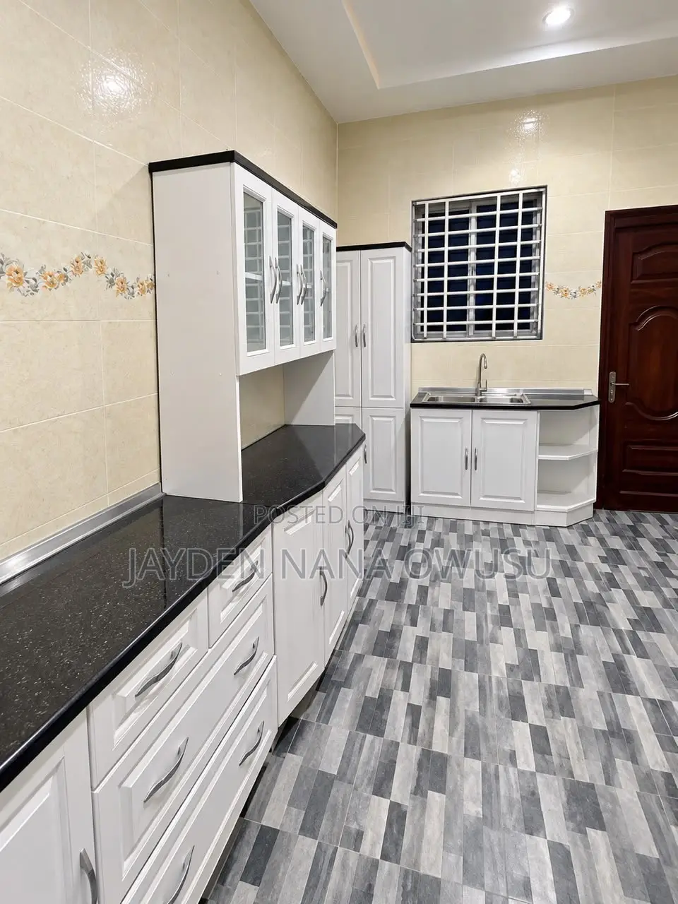 4bdrm Apartment in Bastona, Spintex for rent in Spintex