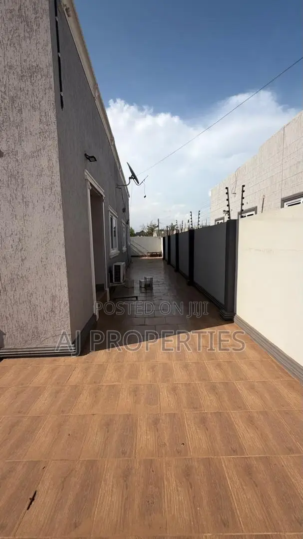 2bdrm House in Lakeside for rent in Lake Side Estate