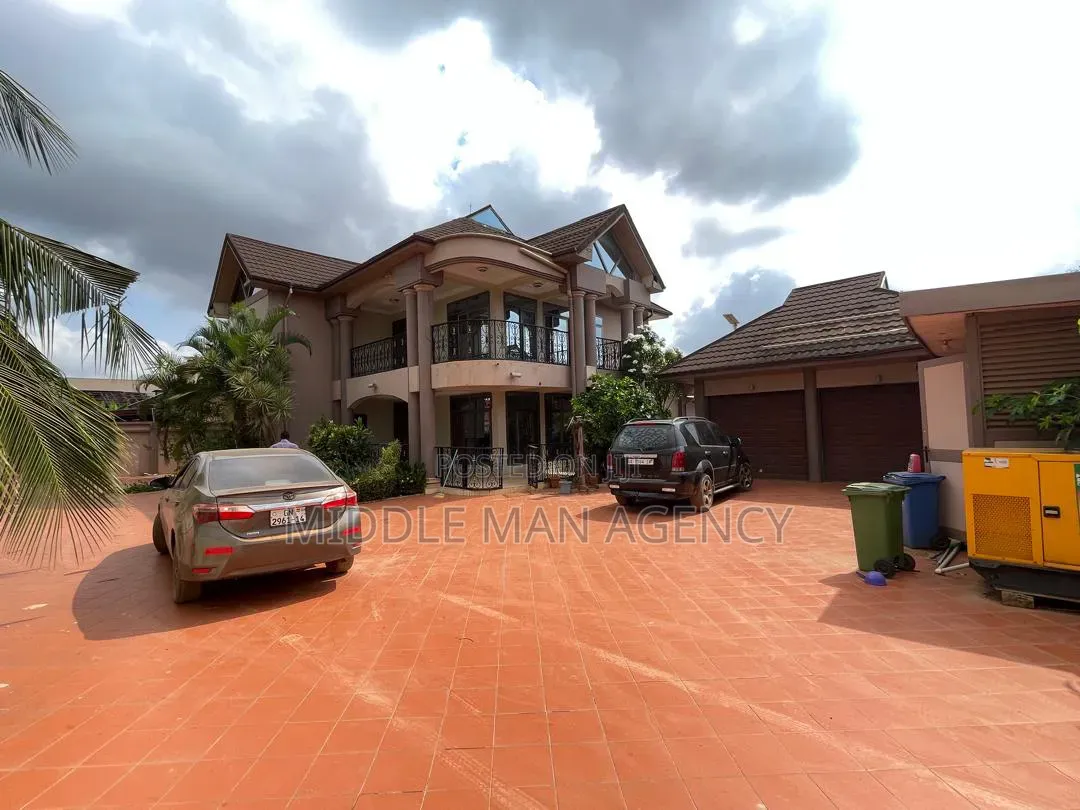 Furnished 5bdrm Mansion in Middle Man Agency, Kumasi Metropolitan in Kumasi Metropolitan
