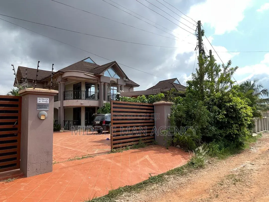 Furnished 5bdrm Mansion in Middle Man Agency, Kumasi Metropolitan in Kumasi Metropolitan