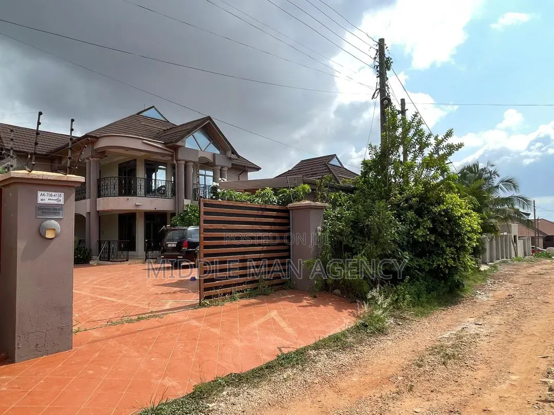 Furnished 5bdrm Mansion in Middle Man Agency, Kumasi Metropolitan in Kumasi Metropolitan