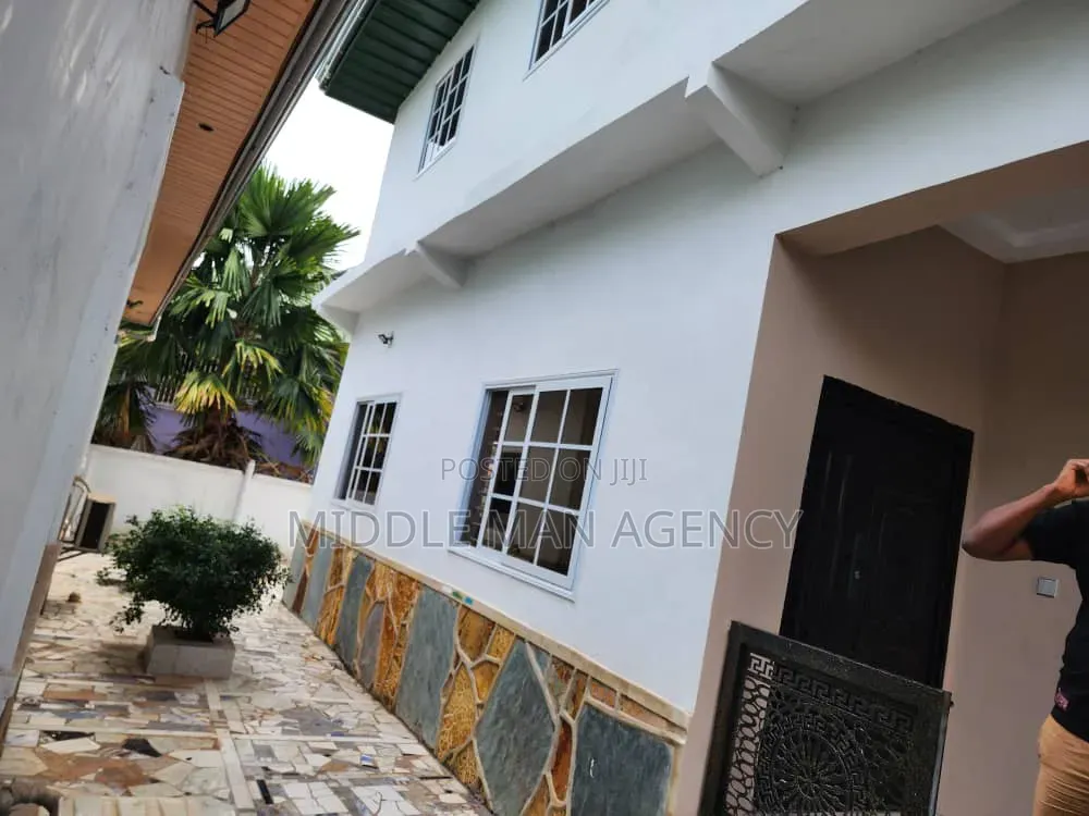 Furnished 6bdrm Mansion in Middle Man Agency, Kumasi Metropolitan in Kumasi Metropolitan