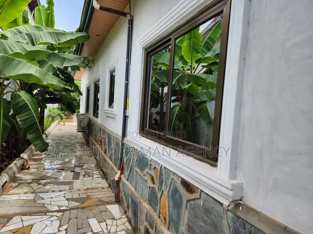 Furnished 6bdrm Mansion in Middle Man Agency, Kumasi Metropolitan in Kumasi Metropolitan