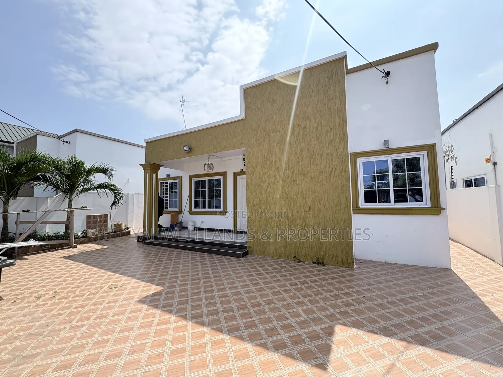 3bdrm House in Community 18 Block, Spintex for rent in Spintex