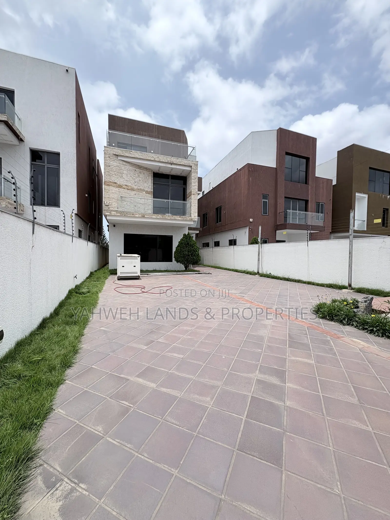 Luxerous 4 Bedroom House With for Rent at East Legon in East Legon