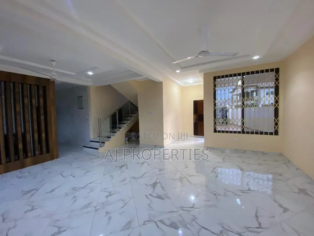 4bdrm House in Aj Properties, Oyarifa for rent in Oyarifa