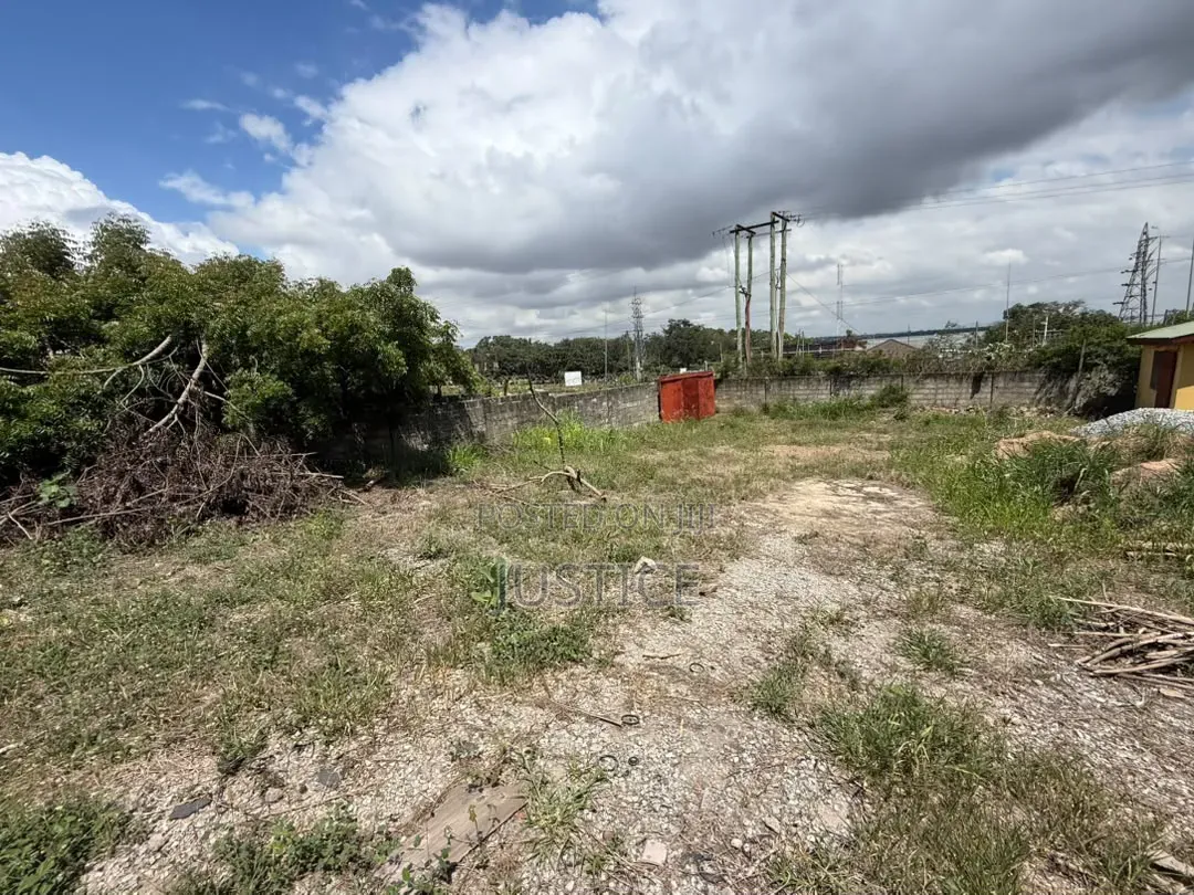 Roadside 280 SQM Capacity Warehouse Weija in Bortiano