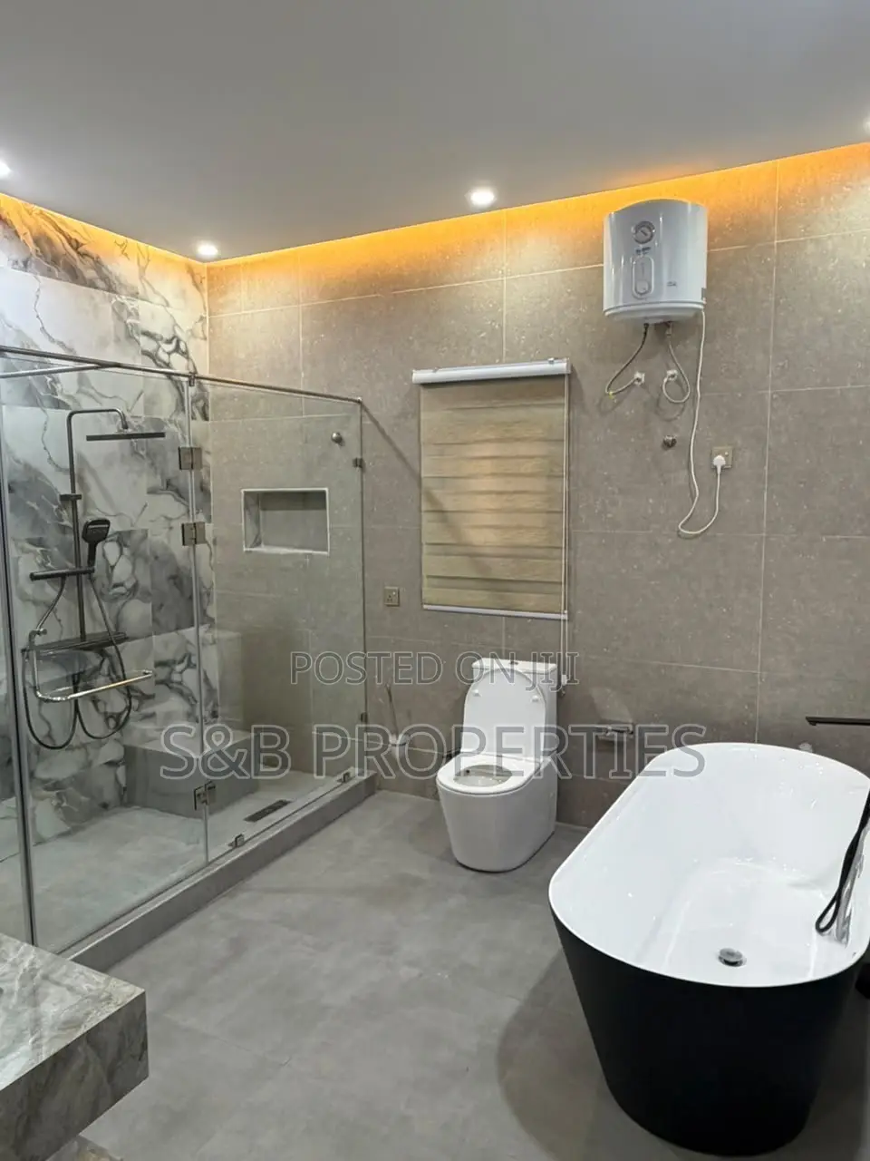 4bdrm Duplex in Kwabenya for sale in Kwabenya