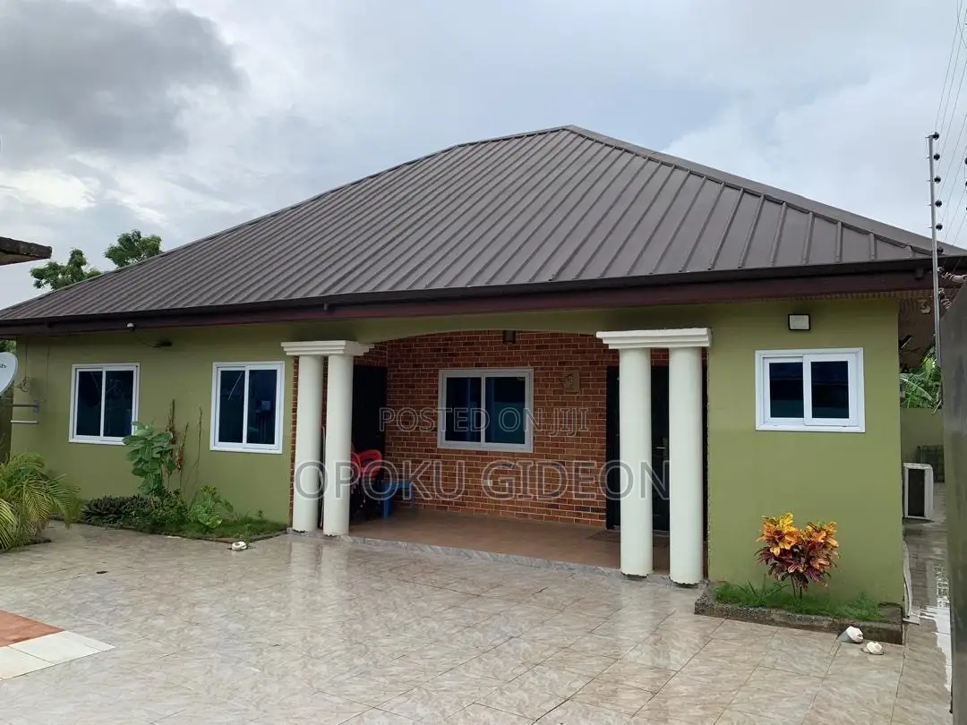 3bdrm House in Ayawaso, Olebu for sale in Olebu