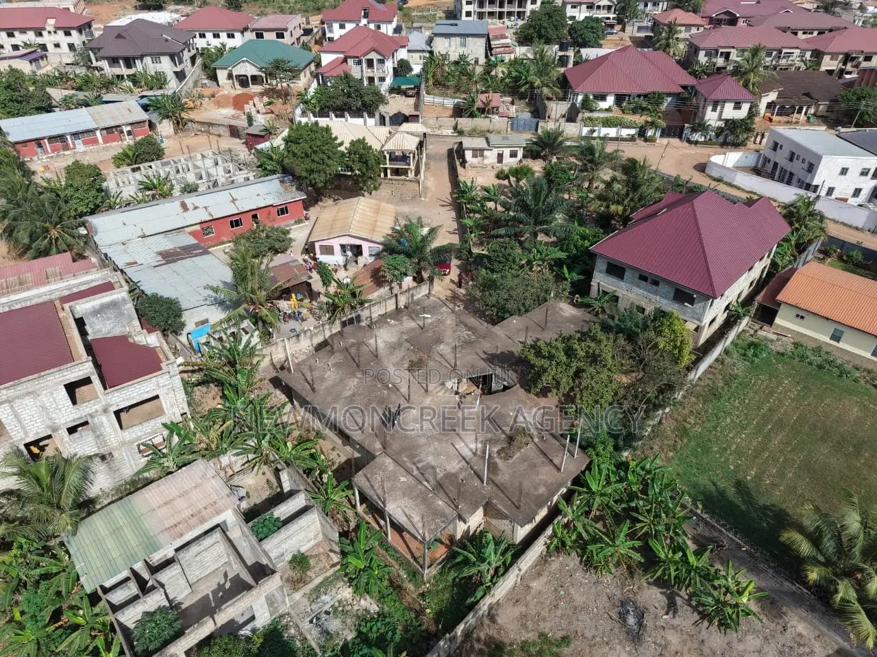 4bdrm Duplex in Pantang Hospital, Accra Metropolitan for sale in Accra Metropolitan