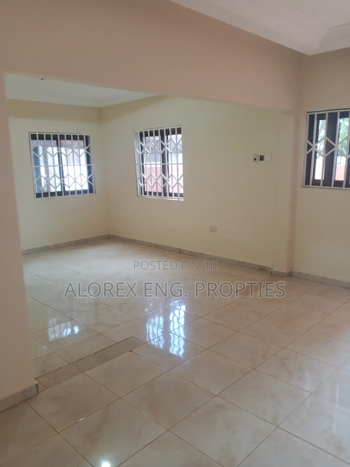 2bdrm Apartment in Adenta Amanfro, Frafraha for rent in Frafraha