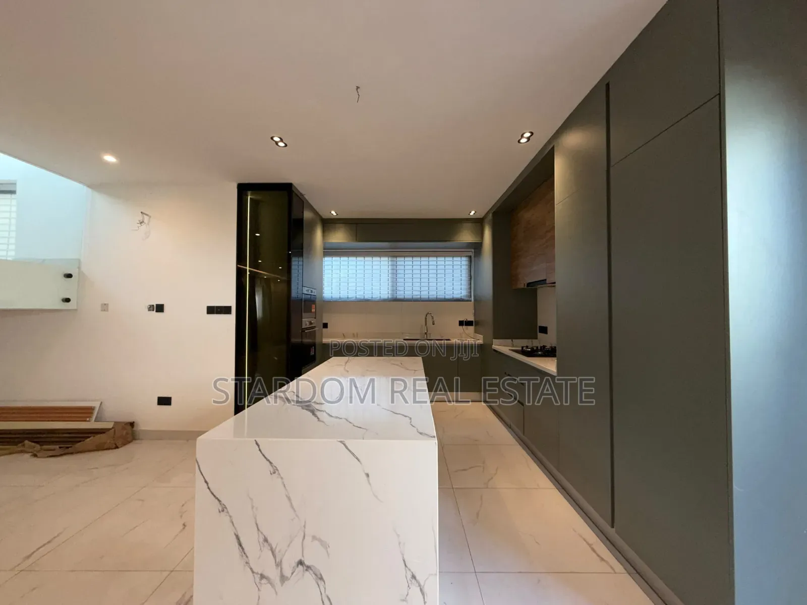 4bdrm Duplex in Adjiringanor, Ability for sale in Ability