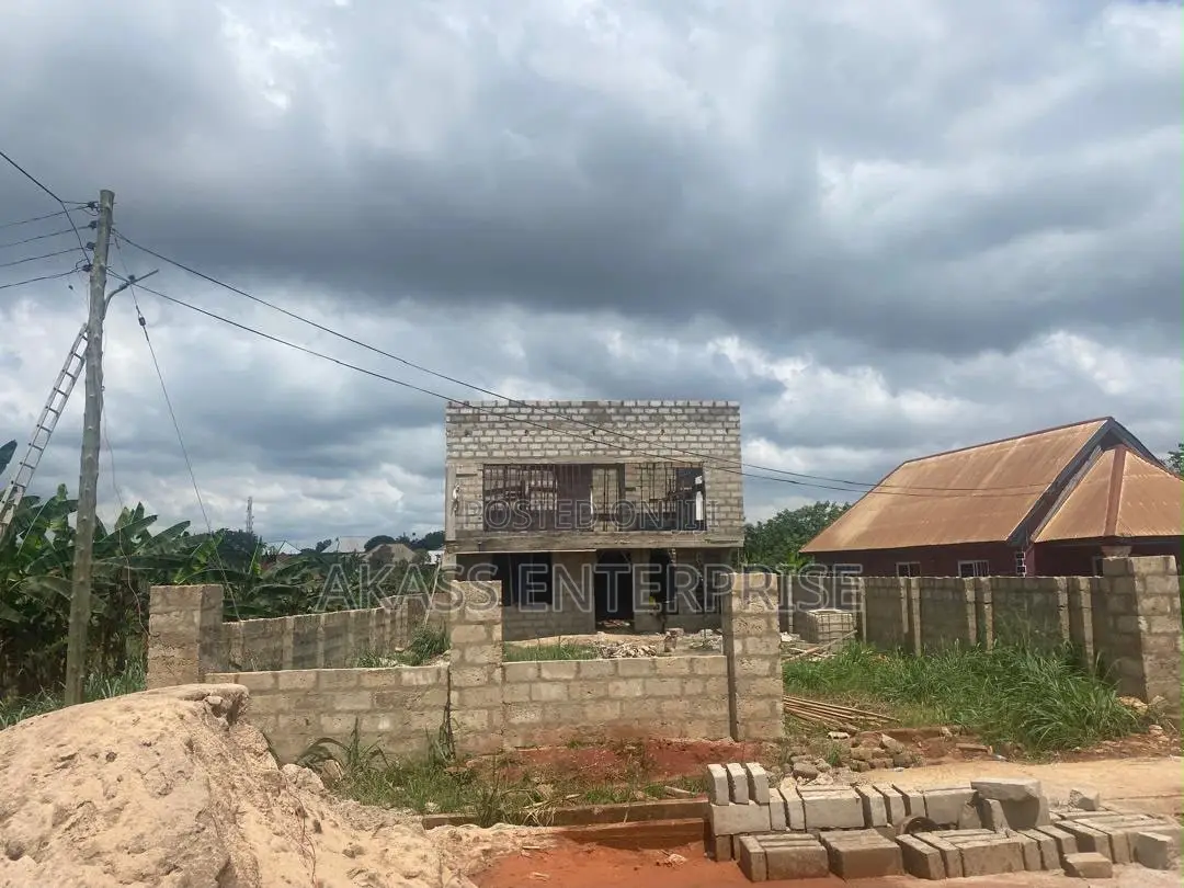 4bdrm Duplex in Atiwma Foase, Atwima Kwanwoma for sale in Atwima Kwanwoma