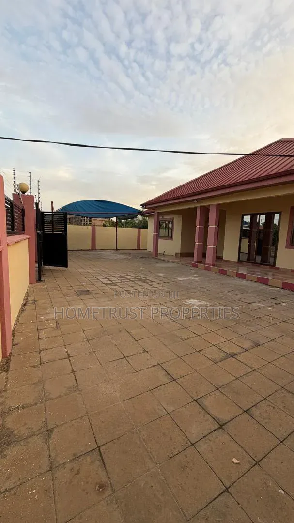 3bdrm House in Adjen Kotoku, Amasaman for sale in Amasaman