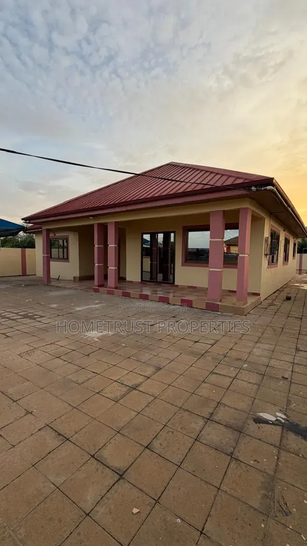 3bdrm House in Adjen Kotoku, Amasaman for sale in Amasaman