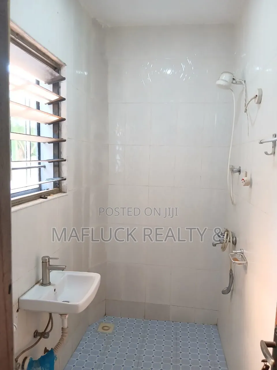 2bdrm Apartment in East Legon, School Junction for rent in School Junction