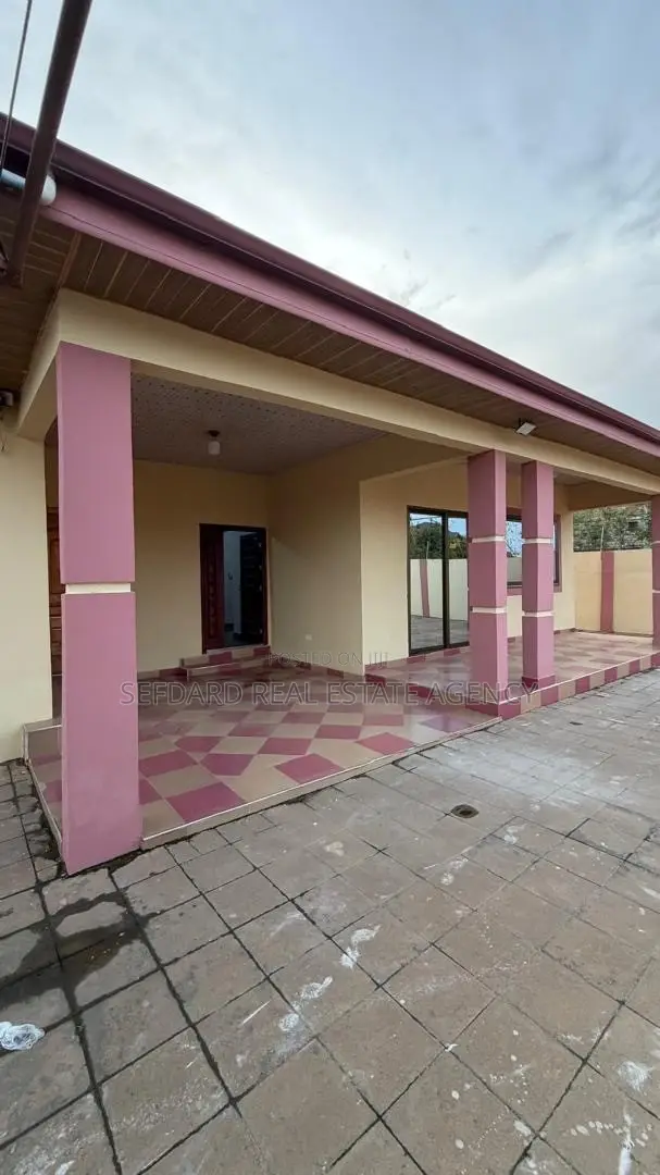 3bdrm House in Sefdard Properties, Amasaman for sale in Amasaman
