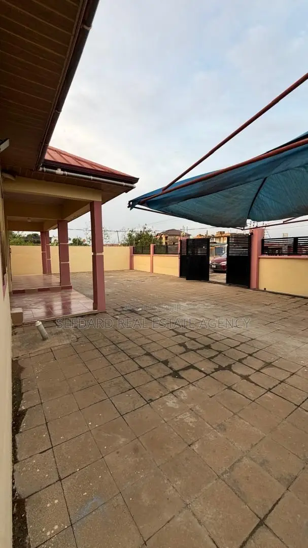 3bdrm House in Sefdard Properties, Amasaman for sale in Amasaman