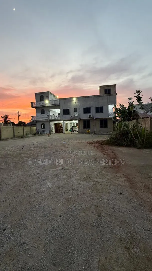 6bdrm Duplex in Adjen Kotoku, Amasaman for sale in Amasaman