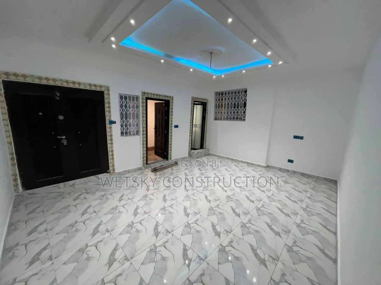 1bdrm Apartment in Awoshie Anyaa Deeper, Market for rent in Market