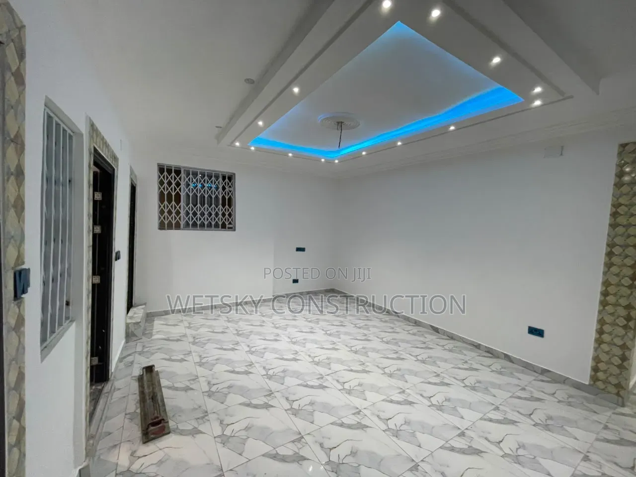 1bdrm Apartment in Awoshie Anyaa Deeper, Market for rent in Market