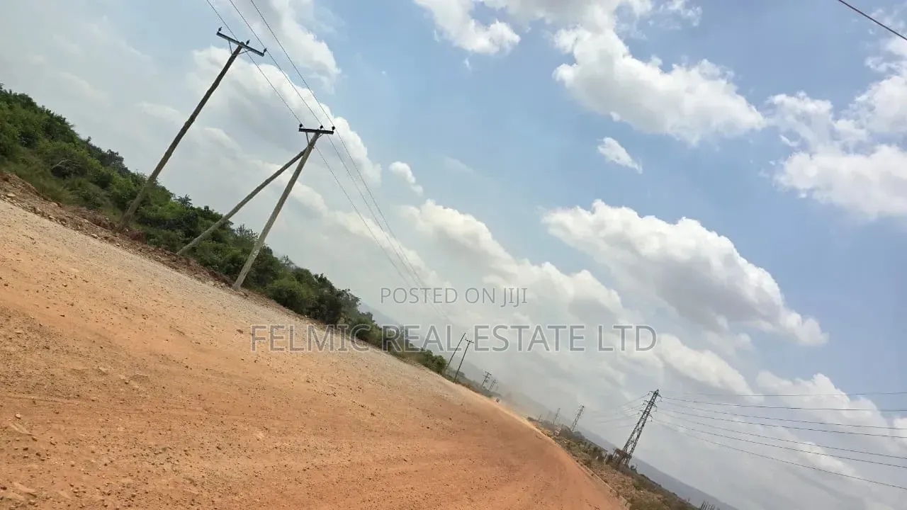 Roadside 110x80ft Plot at Afienya Odumsey for Sale in Accra Metropolitan