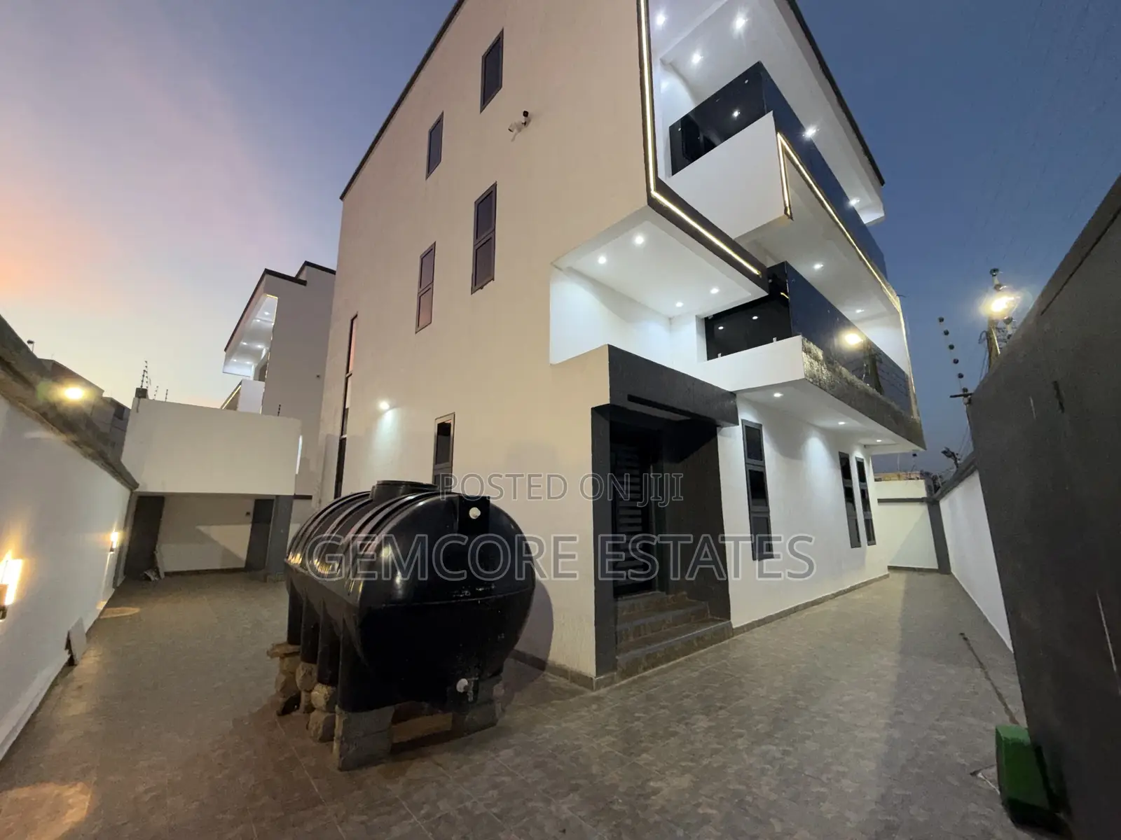 3bdrm House in Little Roses, Ashaley Botwe for sale in Ashaley Botwe