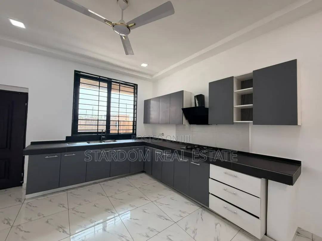 2bdrm Townhouse / Terrace in East Legon Hills, Boundary Road Area in Boundary Road Area