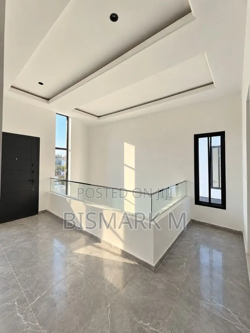 4bdrm House in Adenta for sale in Adenta